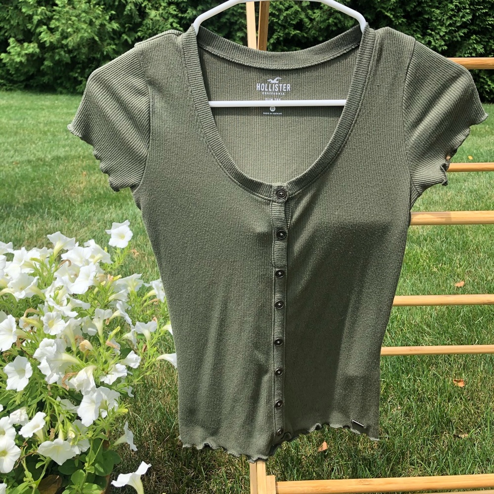 Girl’s Hollister Green button down slim tee